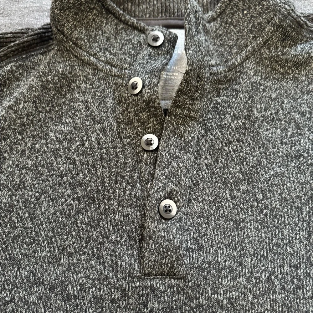 Van Heusen Gray Crewneck Sweater Classic Design - Picture 4 of 6